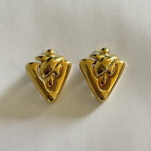 Vintage Pierced Gold Tone Triangle Door Knocker Earrings 1.25”